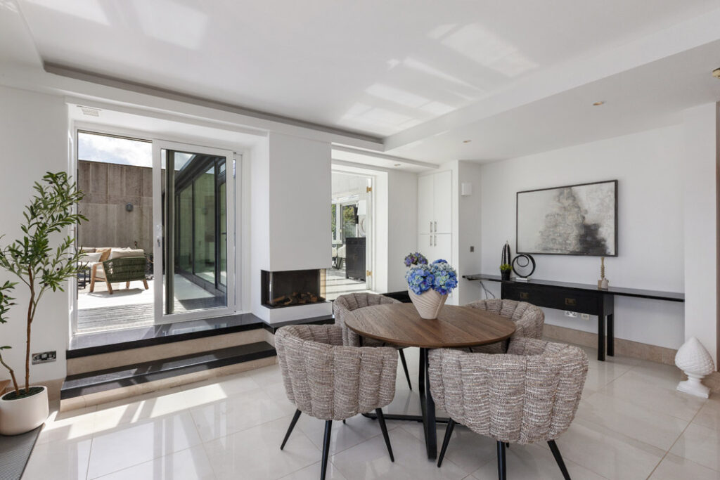 351sqm terraces and roof garden make this a double penthouse in Killiney 6 img 0531
