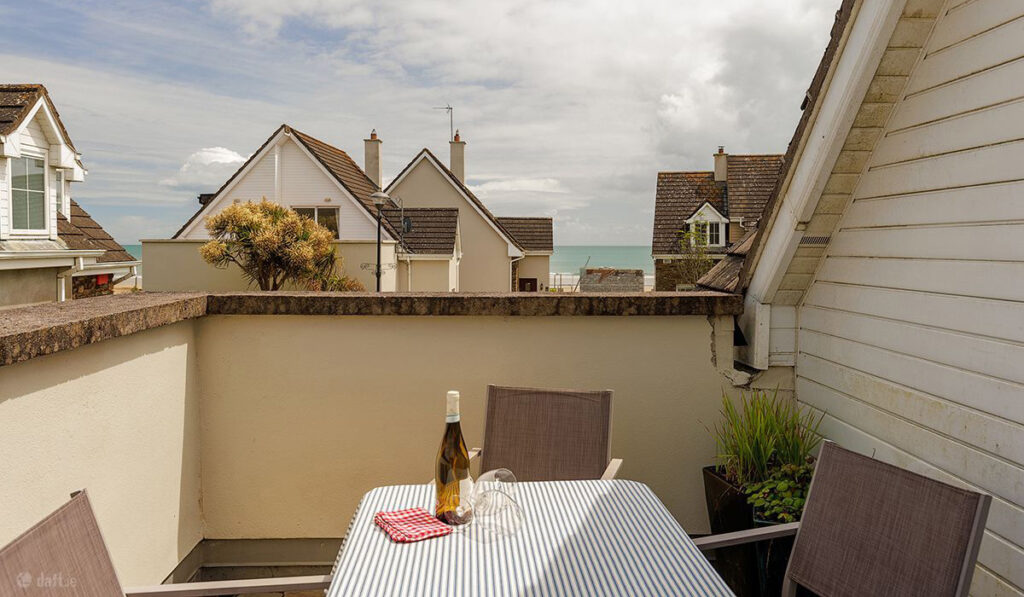 17 Dubh Carrig, Ardmore.