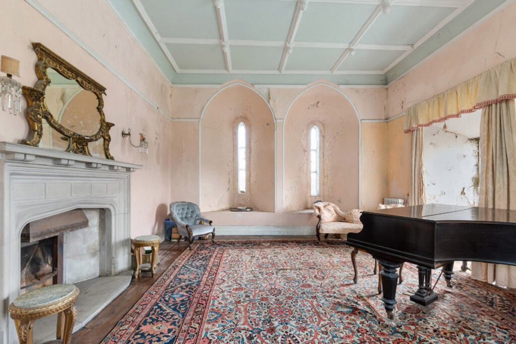 With land, fishing rights and an island, live out your Princess Bride fantasy in this historic castle for €700k 7 008 1