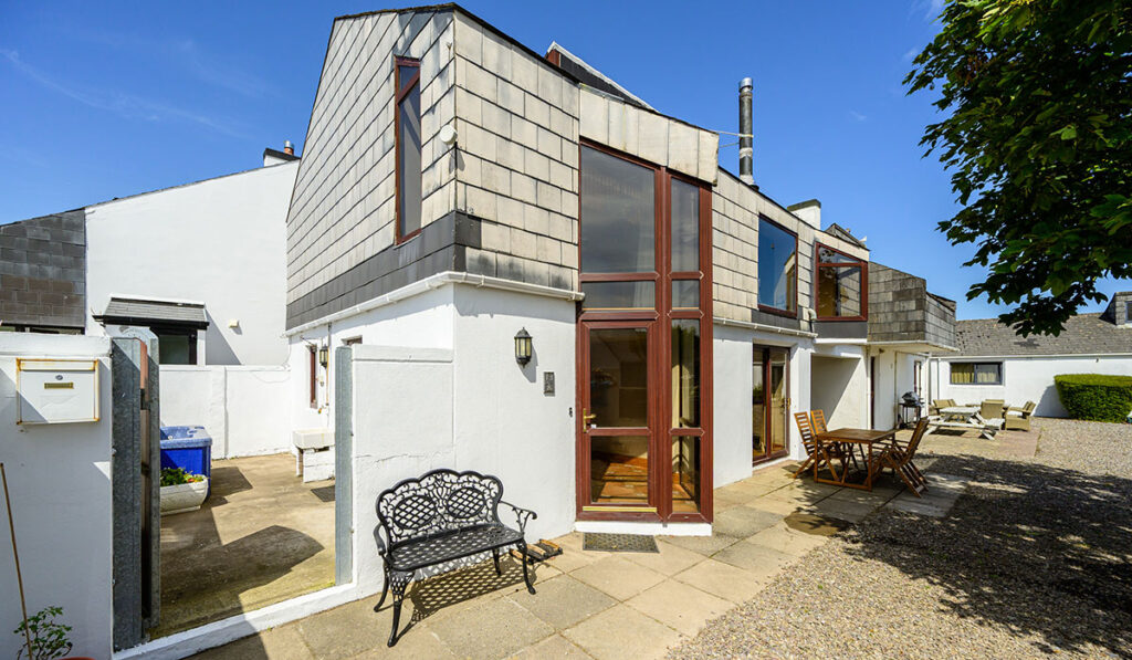 8 Castlepark Village, Kinsale, Kinsale, Co Cork.