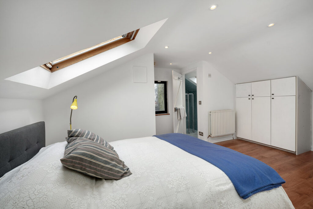 A cute Dublin 8 artisan cottage seeking €350k offers scope to extend 6 150