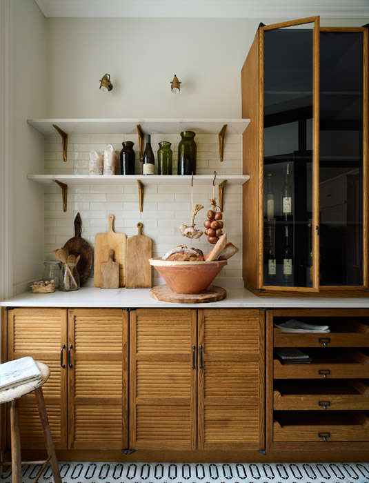 What is a bantry? Get acquainted with the chicest space-saving trend in interiors 3 3.TheHaberdashersKitchen deVOL LOW RES