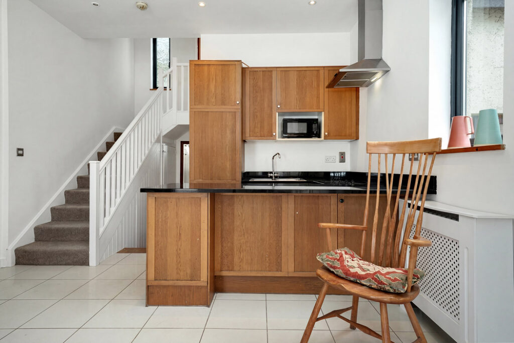 A cute Dublin 8 artisan cottage seeking €350k offers scope to extend 4 40