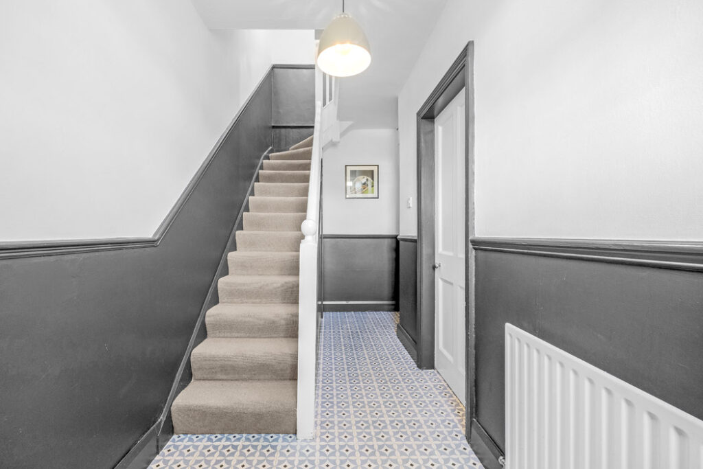 47 Larkfield Gardens 13