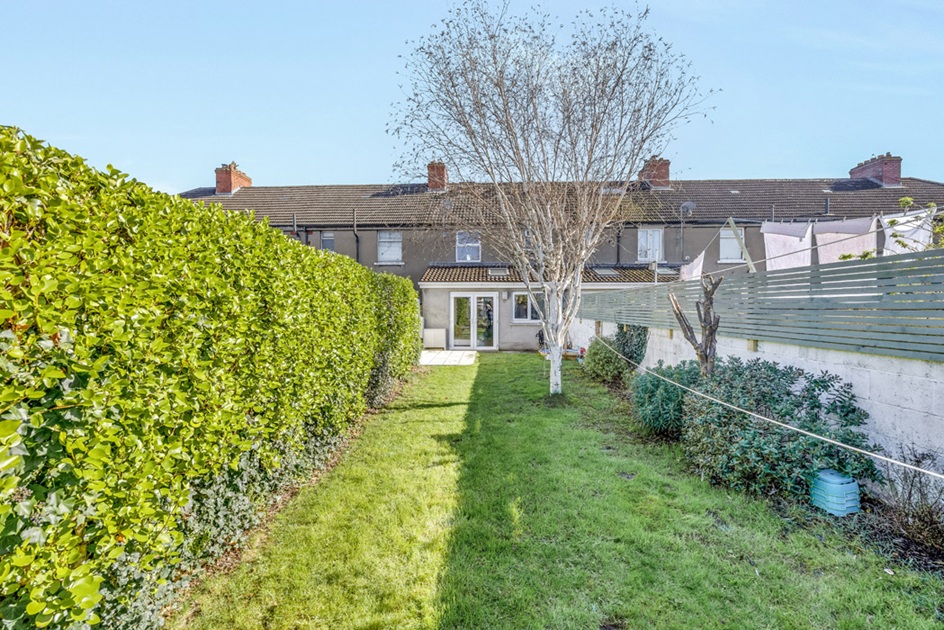 47 Larkfield Gardens 17