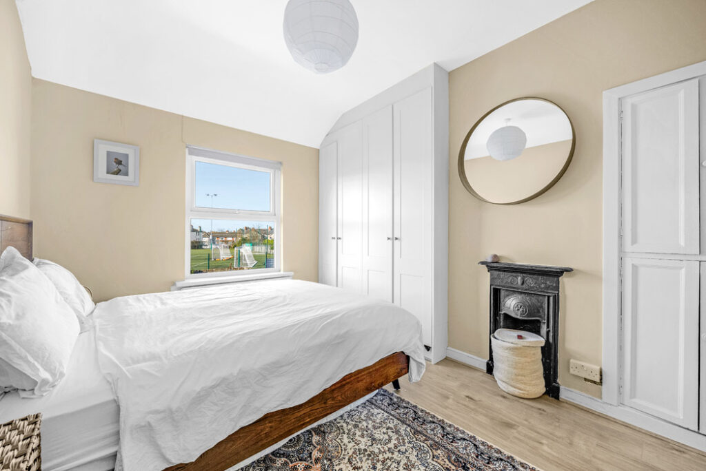 47 Larkfield Gardens 2