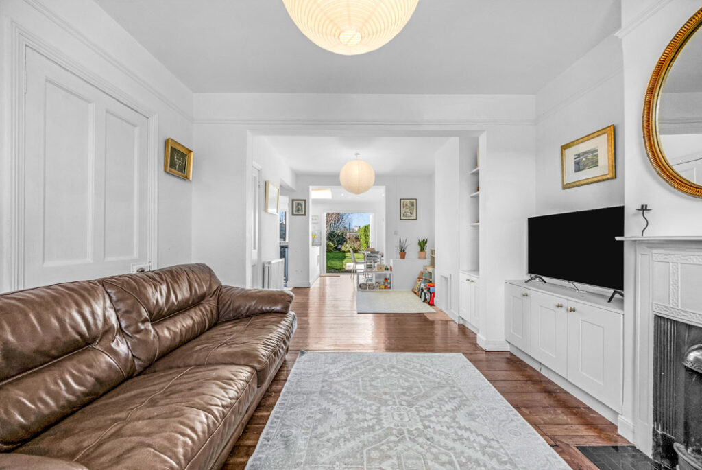 47 Larkfield Gardens 24