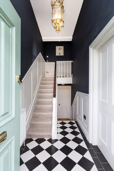 Move-in ready two-bed on one of Dublin 3’s widest streets, seeking €595k 2 89554 R 1 6L7A2254