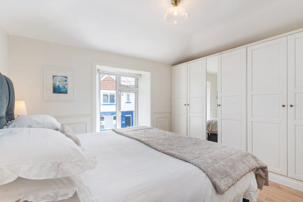 Dun Laoghaire 3-bed townhouse where all the hard work has been done 6 90989 R 1 DSC09535