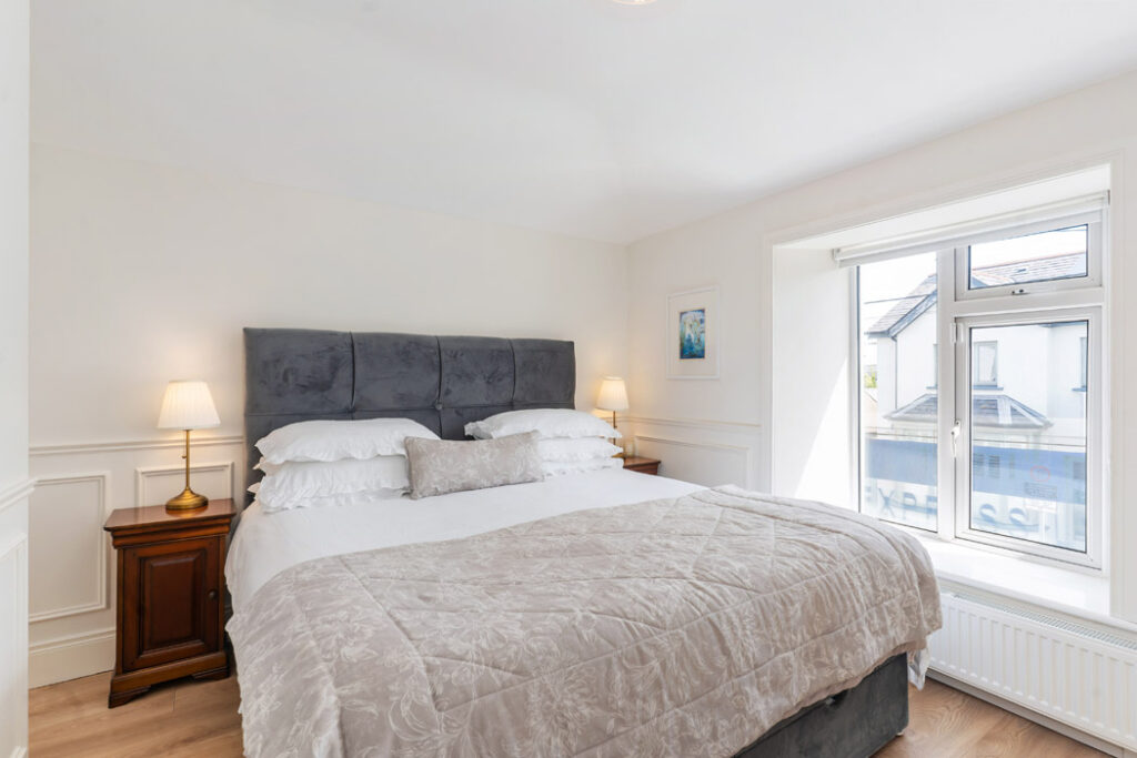 Dun Laoghaire 3-bed townhouse where all the hard work has been done 5 90989 R 1 DSC09536