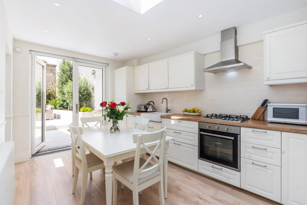 Dun Laoghaire 3-bed townhouse where all the hard work has been done 3 90989 R 1 DSC09604