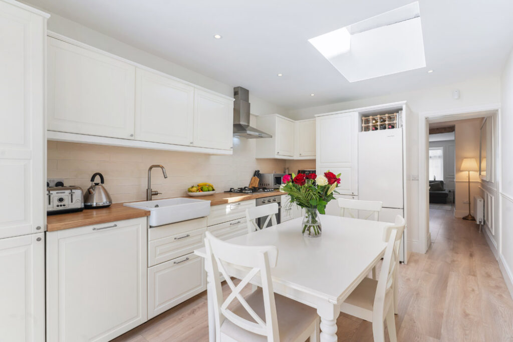 Dun Laoghaire 3-bed townhouse where all the hard work has been done 4 90989 R 1 DSC09608