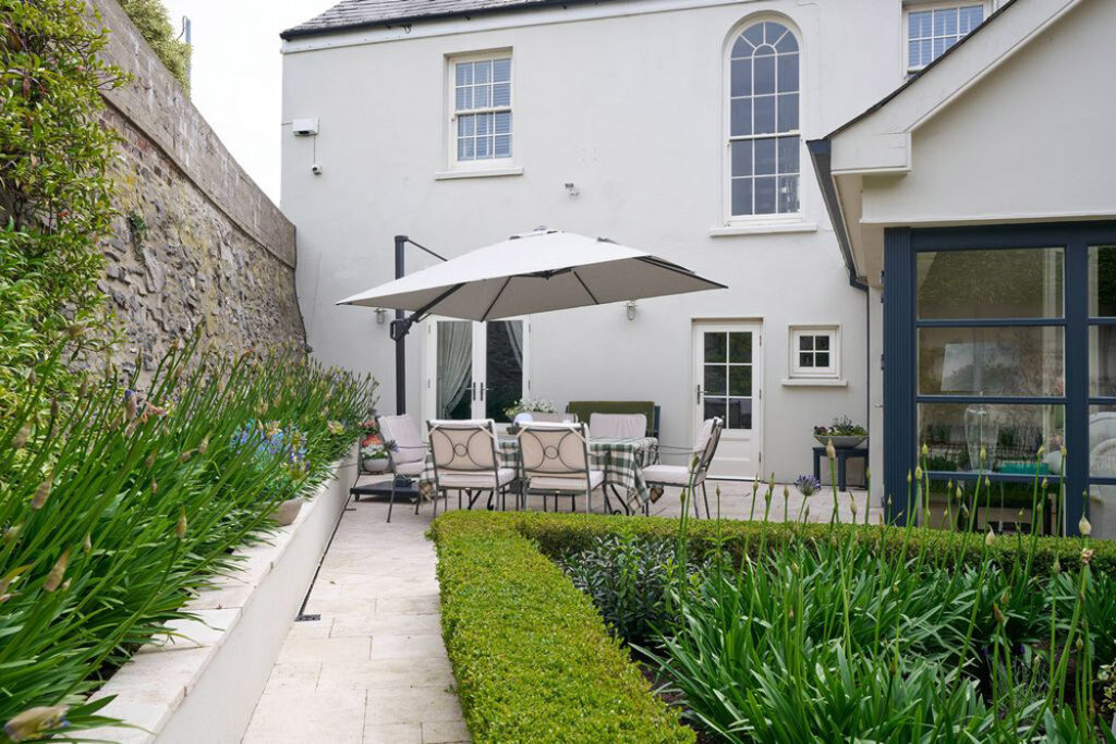 Regal Clontarf residence, Balmoral Lodge, in pristine condition, is fit for a queen. 8 AMP02348 1K JPEG