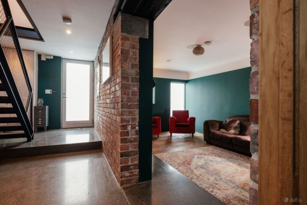 HALL TO LIVING ROOM