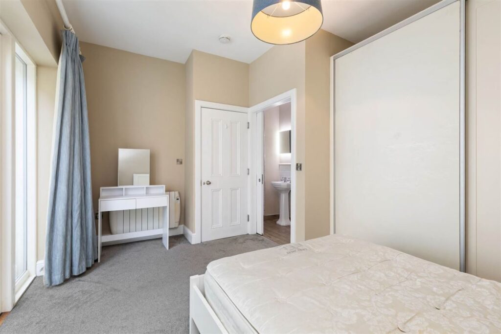 An own-door, one-bedroom basement apartment in Portobello is seeking €395k 6 bedroom 2 7