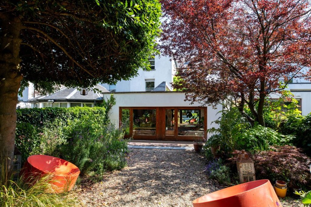 With ultra-private gardens, this contemporary Rathgar redbrick is swoon-worthy 8 c27e2344 58ac 4370 bed2 3ba726ab6a31 x