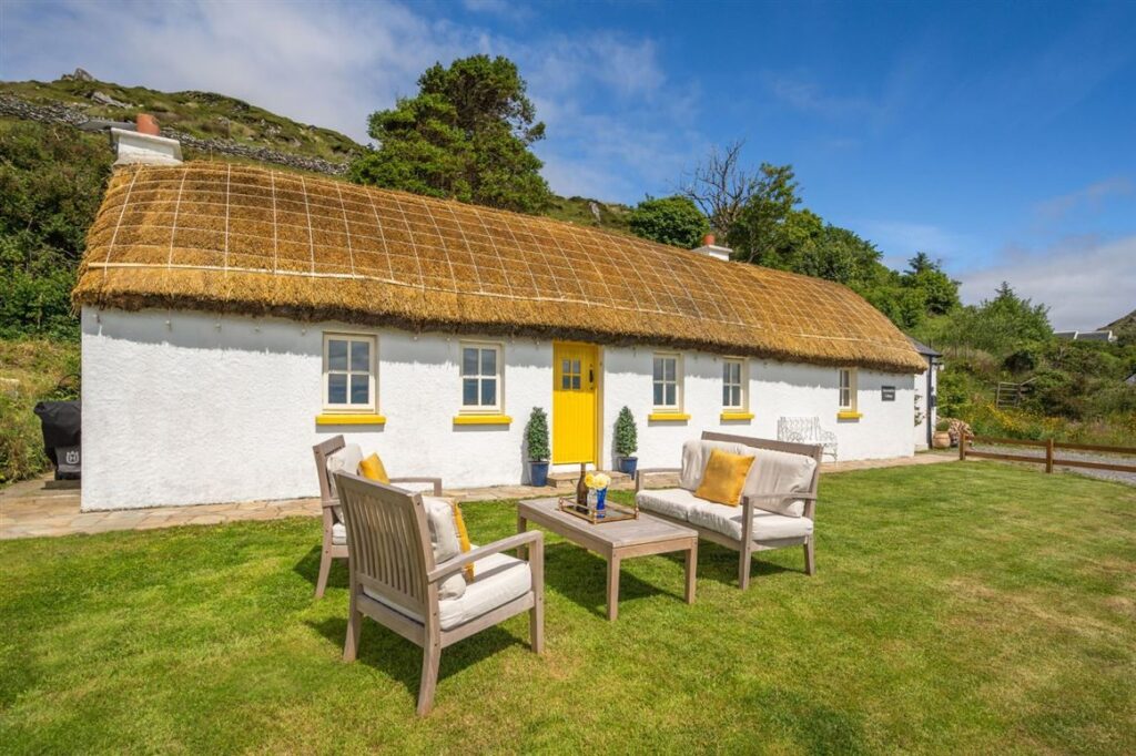 3 postcard-pretty thatched cottages, in pristine condition, starting from €455k 5 donegal exterior