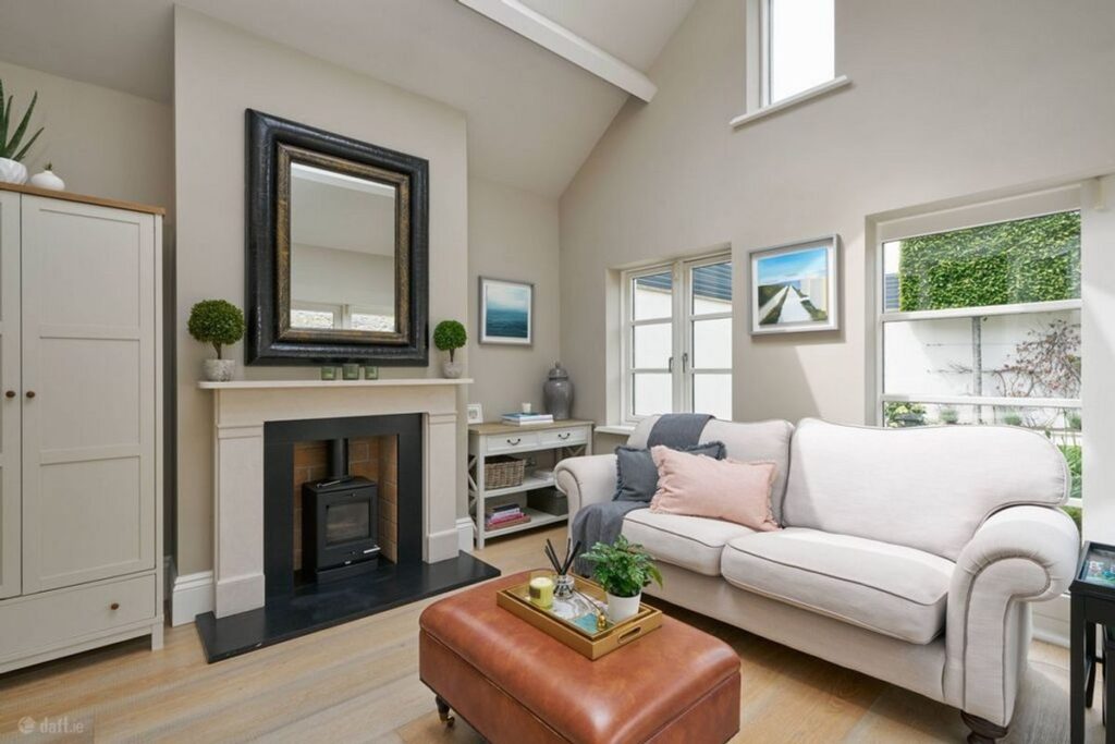 Regal Clontarf residence, Balmoral Lodge, in pristine condition, is fit for a queen. 6 garden room 1