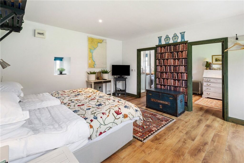 guest cottage bedroom louth