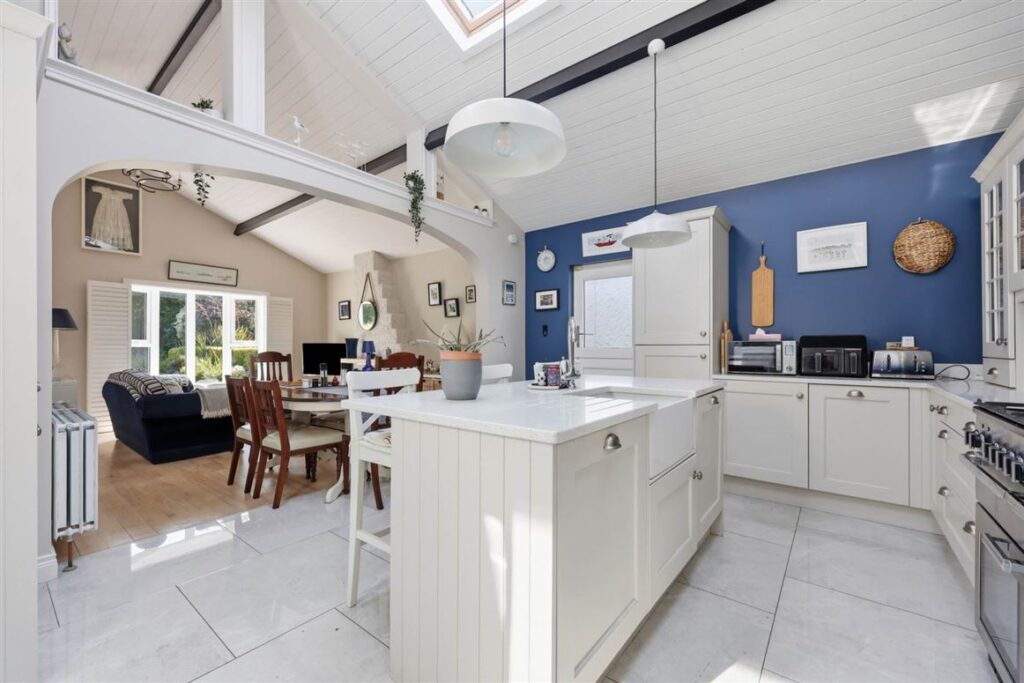 Shiver me timbers! A four-bedroom detached house in a pirate’s cove for €645k 4 kitchen 2 1