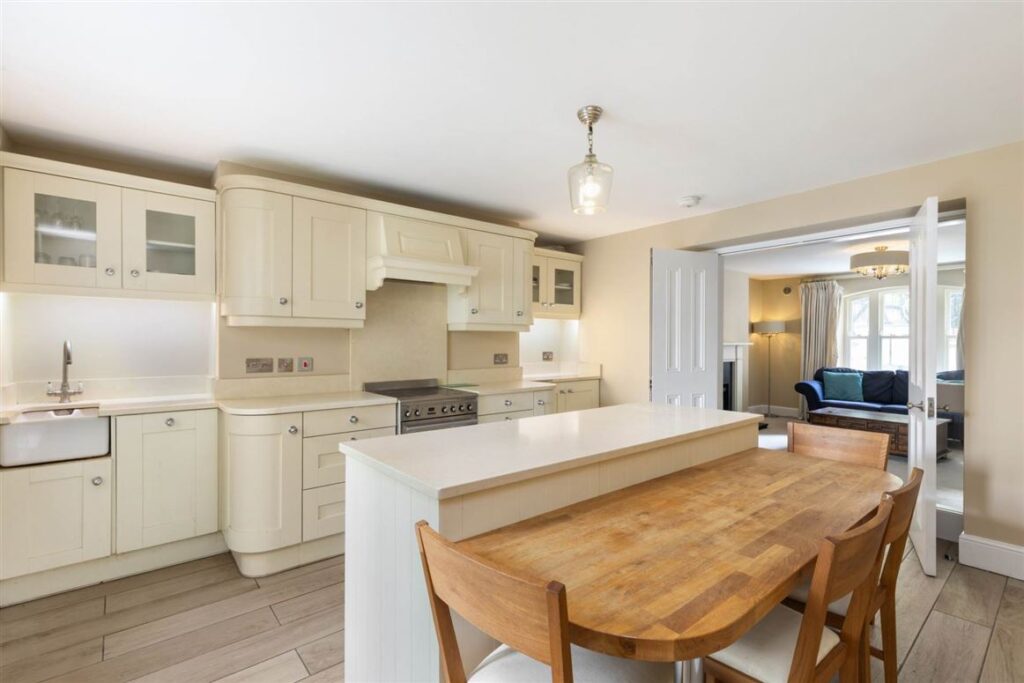 An own-door, one-bedroom basement apartment in Portobello is seeking €395k 3 kitchen 6