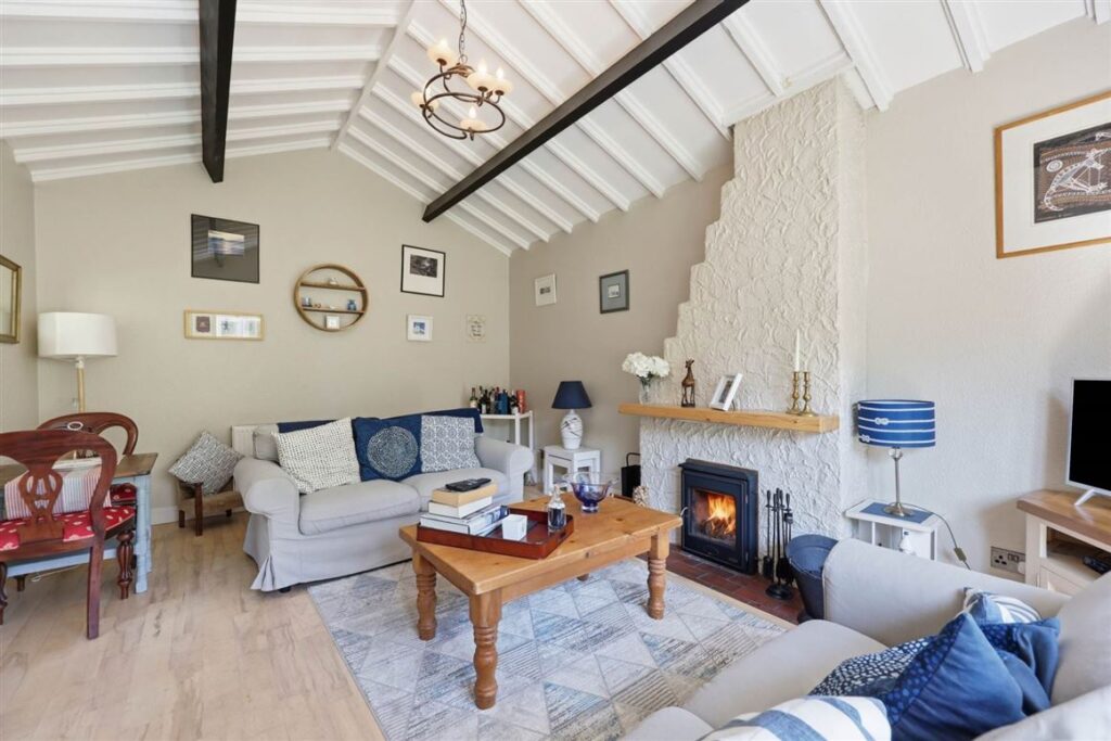 Shiver me timbers! A four-bedroom detached house in a pirate’s cove for €645k 6 living area 2