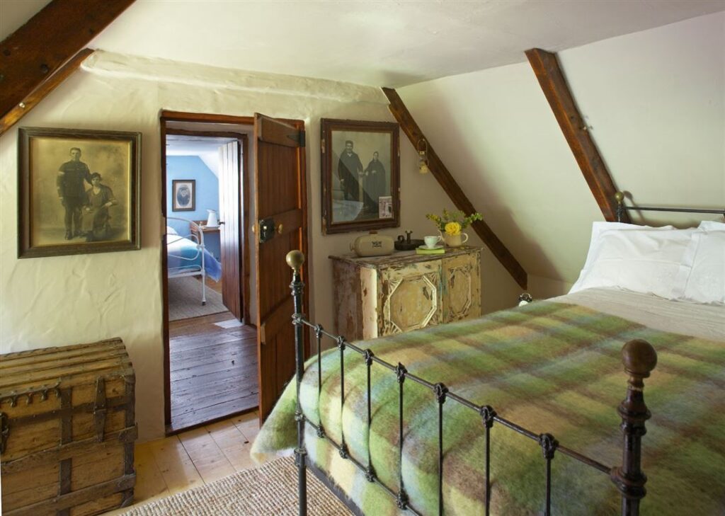 3 postcard-pretty thatched cottages, in pristine condition, starting from €455k 4 louth bedroom
