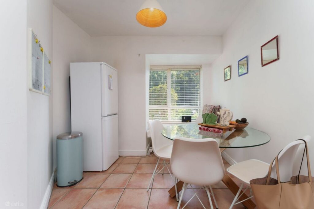 Secret gardens, riverside trails and other "Easter egg" features for €325k 13 lucan kitchen