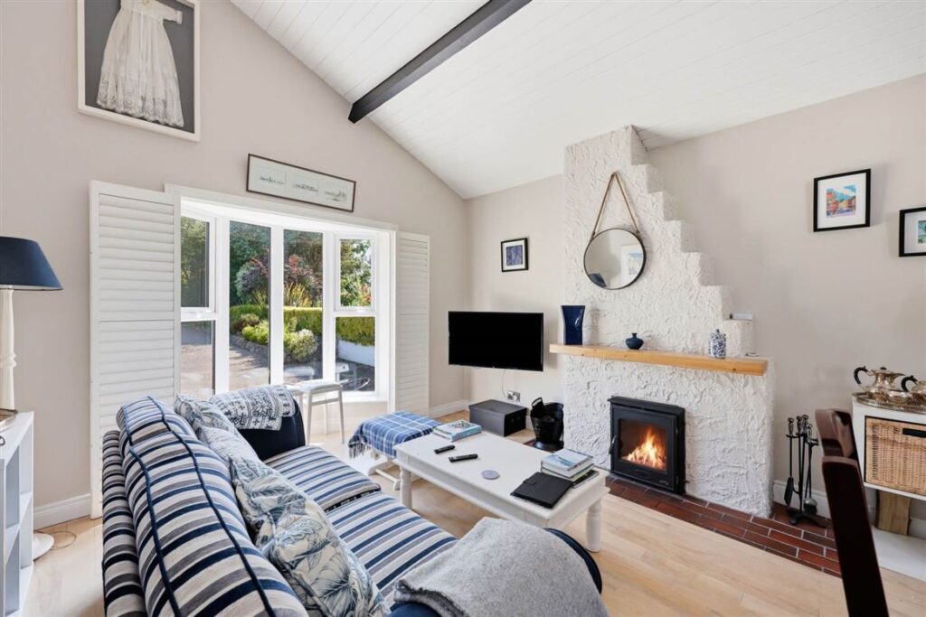 Shiver me timbers! A four-bedroom detached house in a pirate’s cove for €645k 2 natuical living room