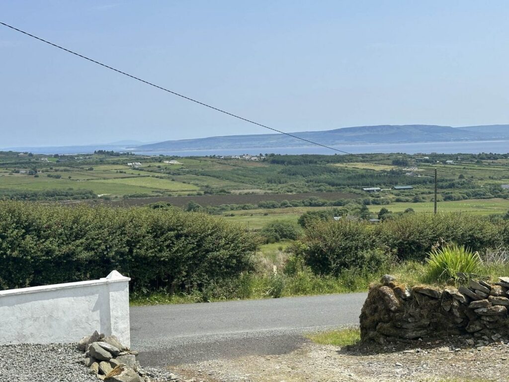 sea views from afar ddongeal