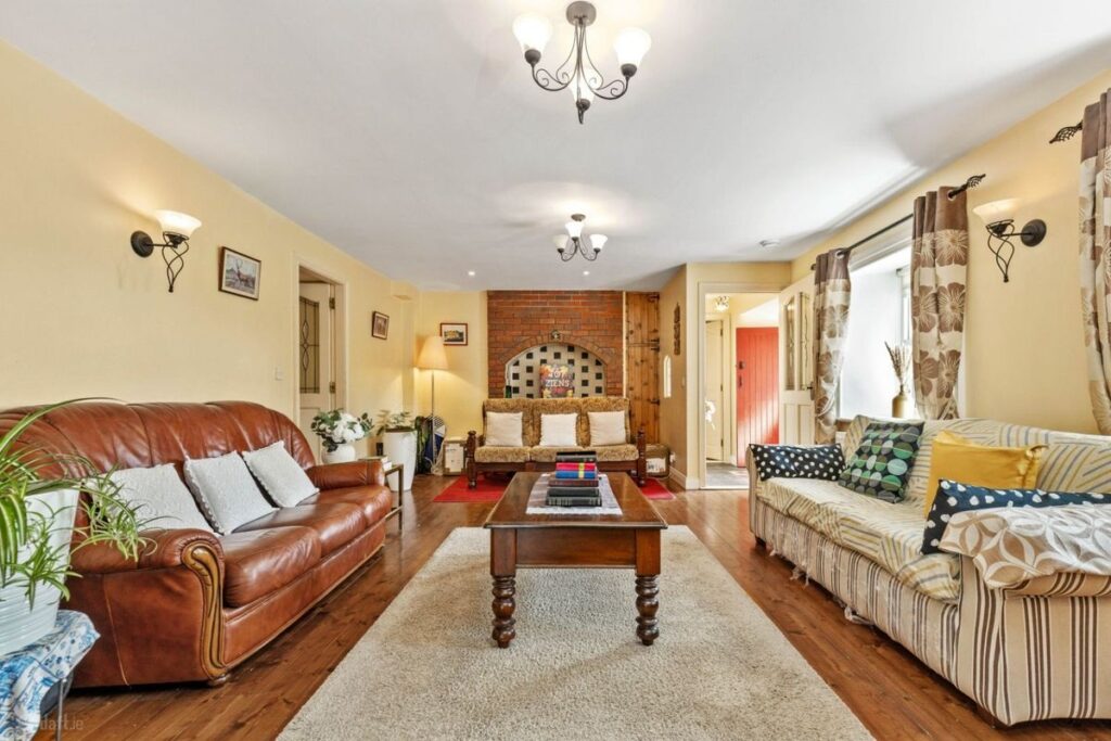 tipperary sitting room USE