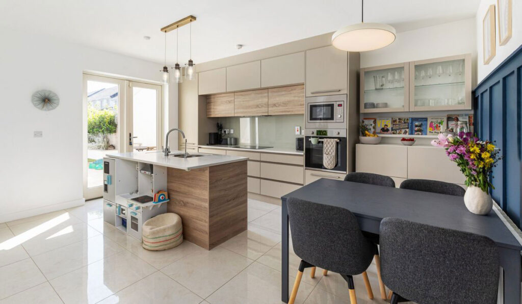Waterfront living: Rural Georgian period home or a D15 four-bed for €695k? 2 30 Pelletstown Avenue, Royal Canal Park, Dublin 15