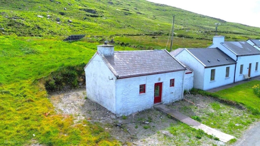 Charlie Chaplin’s daughter's tiny Kerry bolthole comes with a big backstory 11 view of land to rear