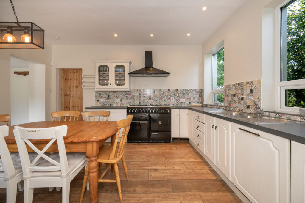 121 Railway Cottage