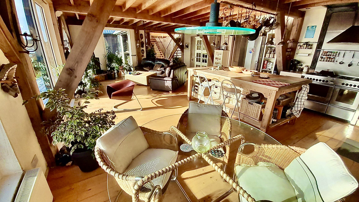 Shoreside shelter with spellbinding sea views and access to nature 6 20221117 112540 2