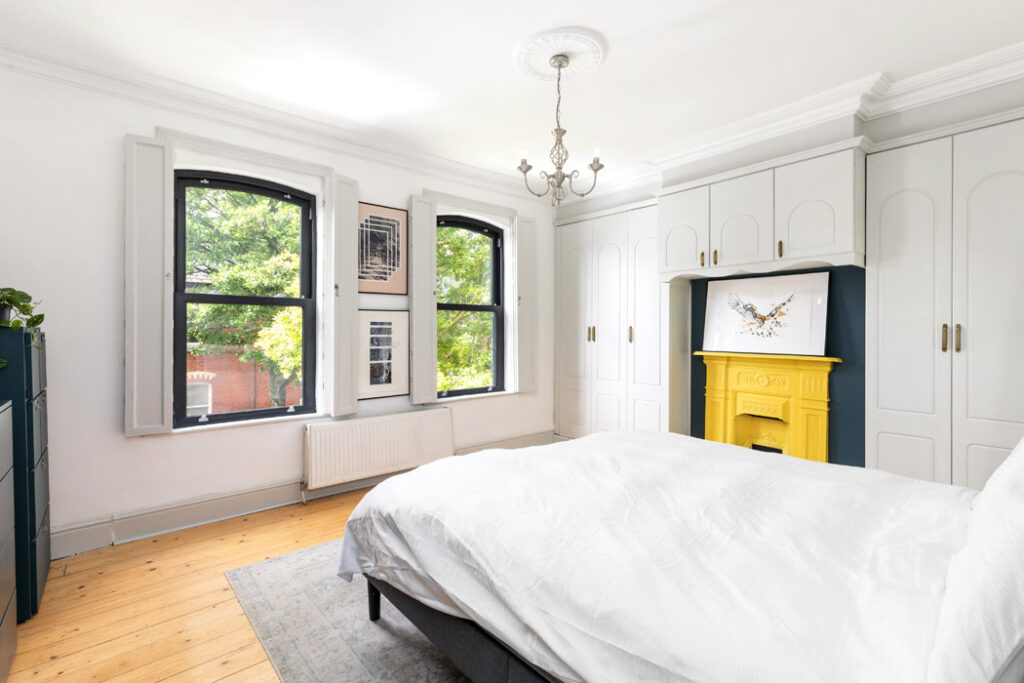 Fairview two-bed with attic offering park life on the doorstep, €595k 7 89569 R 1 22 Cadogan 1977