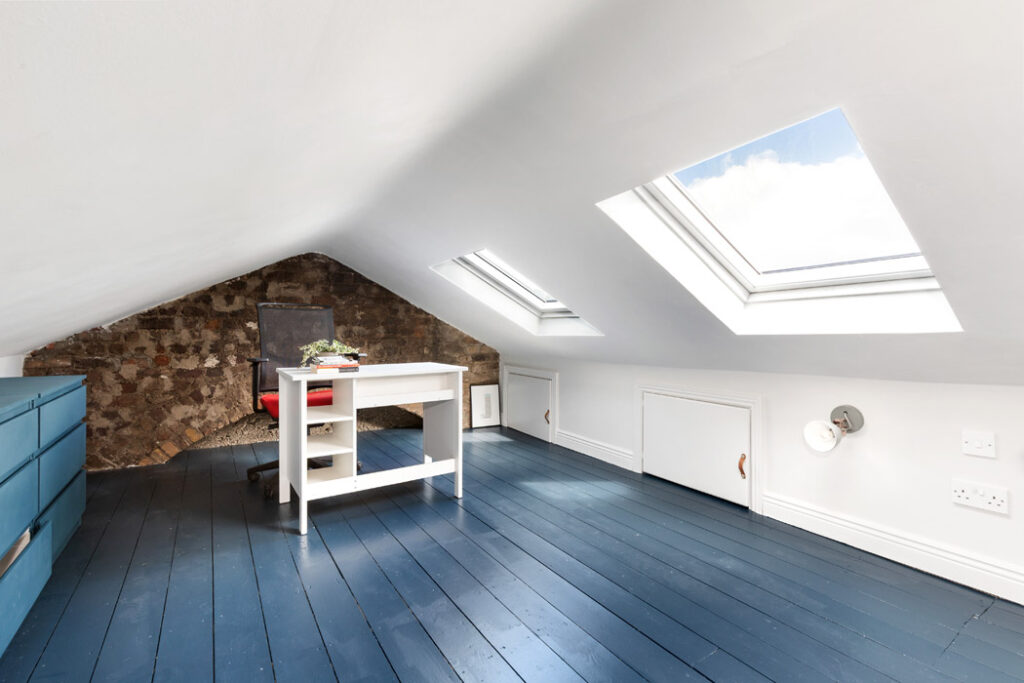Fairview two-bed with attic offering park life on the doorstep, €595k 8 89569 R 1 22 Cadogan 1982