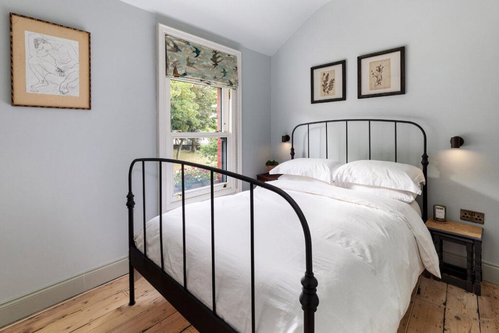 D7 artisan cottage with grannycore styling seeks €425k 6 91170 R 1 IMG 0005