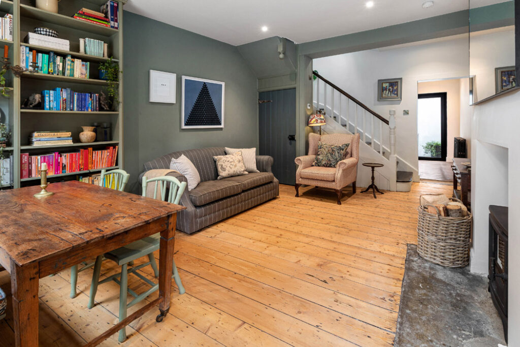 D7 artisan cottage with grannycore styling seeks €425k 1 D7