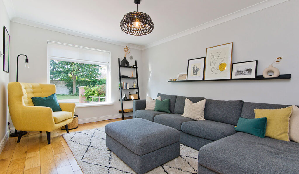 Commuter-friendly Quarters: Three turnkey terrace homes near Dublin City centre 2 91238 R 1 Sitting