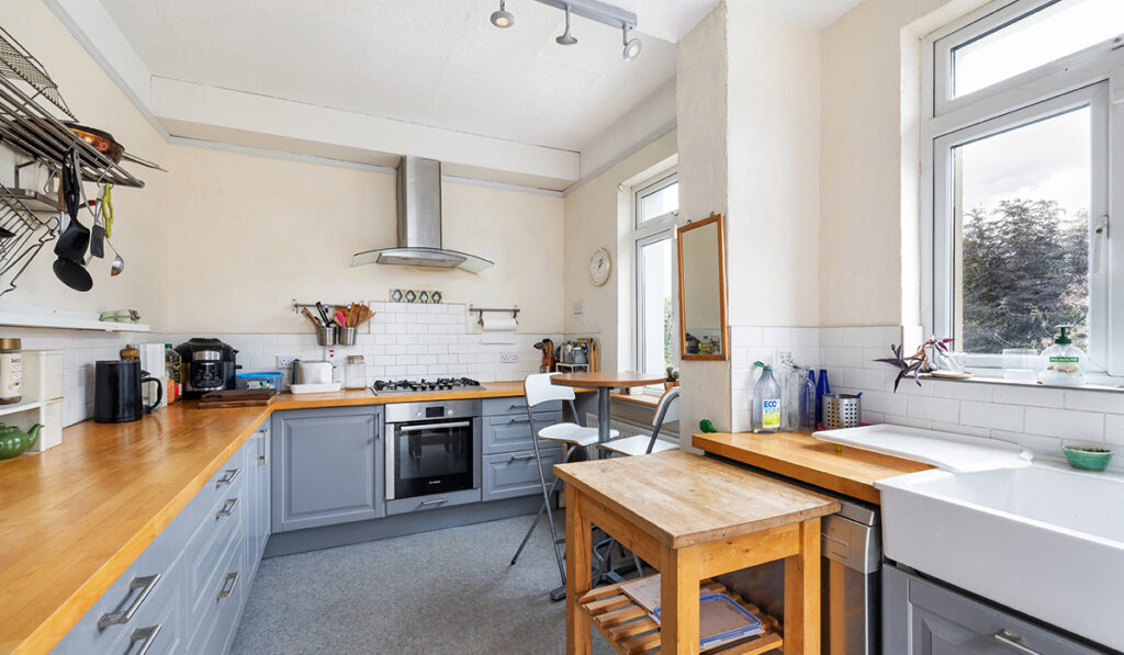 91391 R 1 0 49 barton road east 10