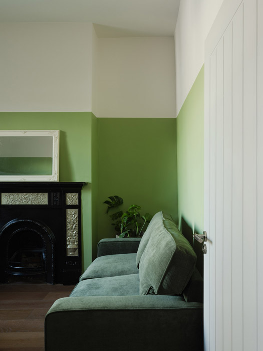 Colour-drenching in traffic light tones reimagines a smart D7 house 10 DSF7167
