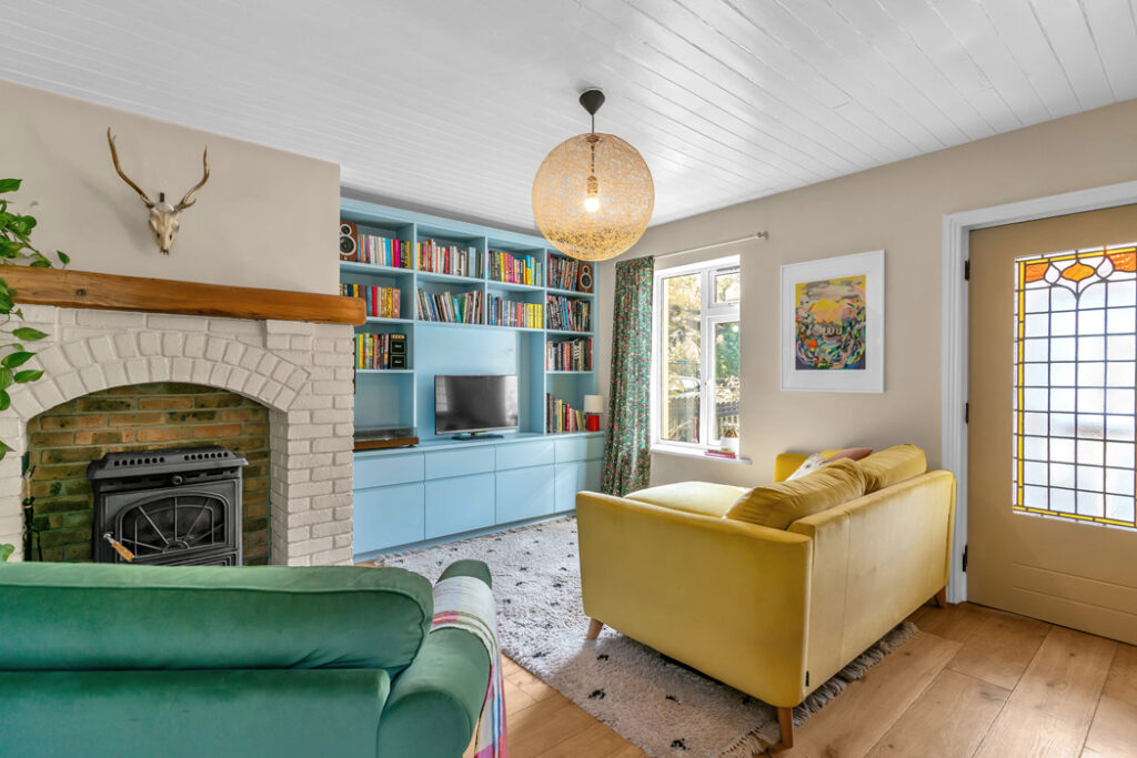 Ireland’s original interiors blogger is putting her lakeside home on the market for €394k 4 c 2