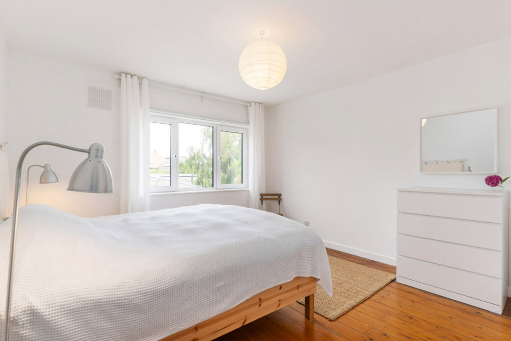 Smart B-rated three-bed within stone-skimming distance of Sandymount Strand 5 dsc09851