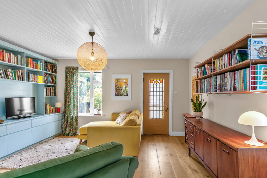 Ireland’s original interiors blogger is putting her lakeside home on the market for €394k 3 e