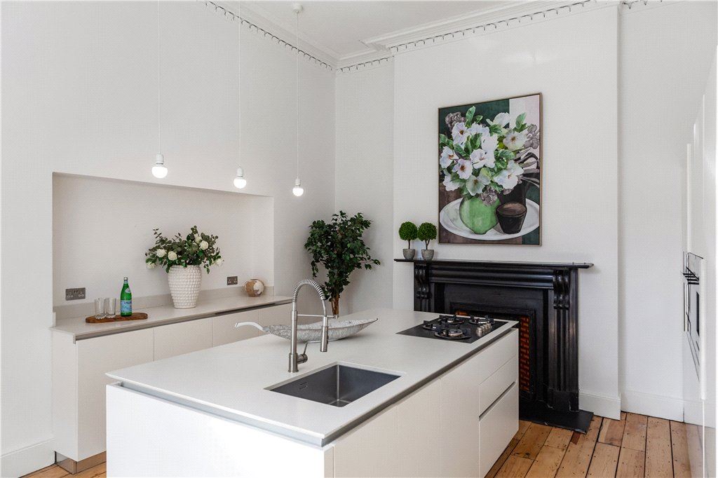 eat in kitchen
