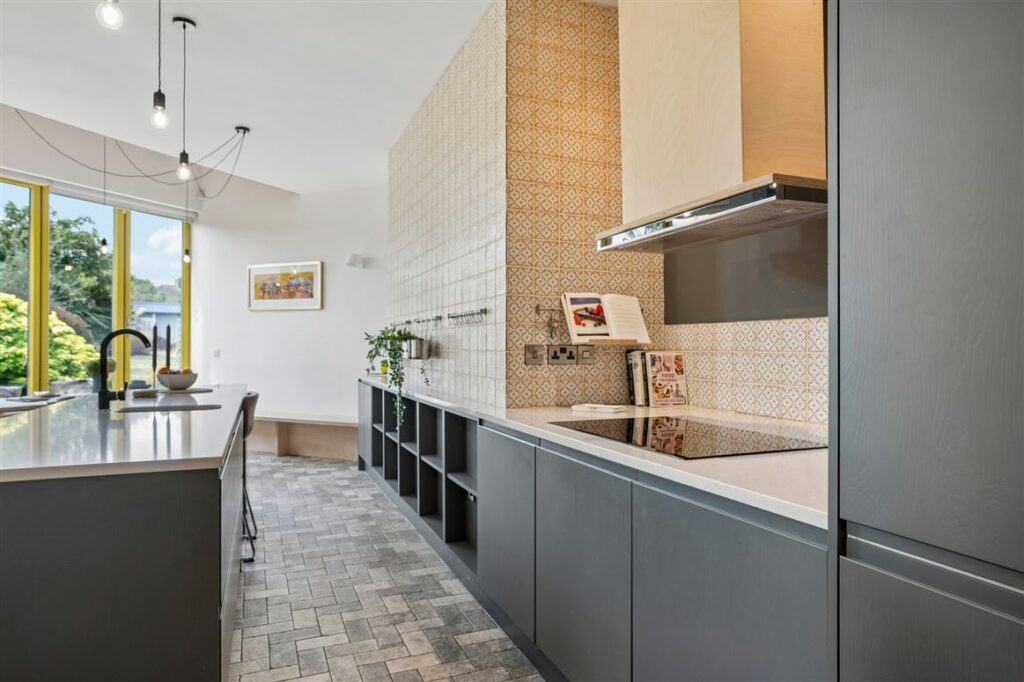 kitchen to garden