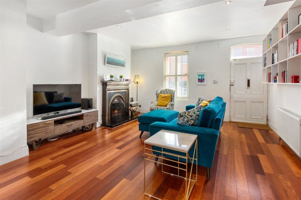 D9 Drumcondra family home for fans of fitness, hobbies and the great outdoors €695k 1 Drumcondra
family home