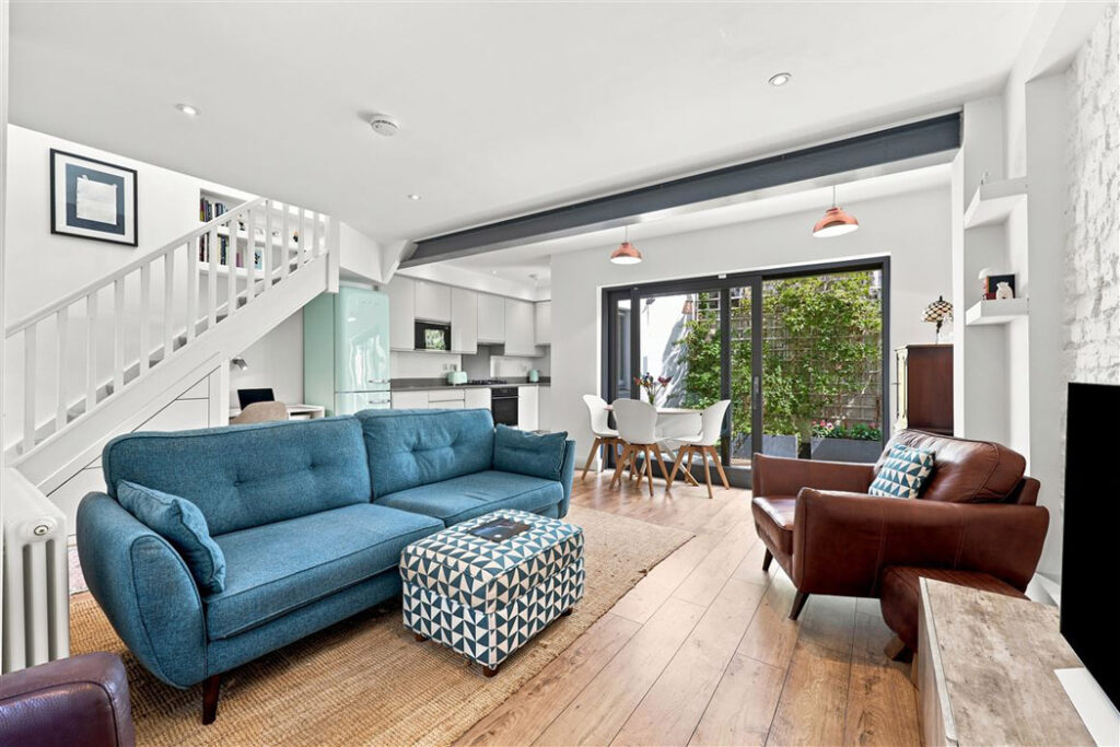 Tastefully designed Portobello two-bed townhouse, 635k 3 living room 1