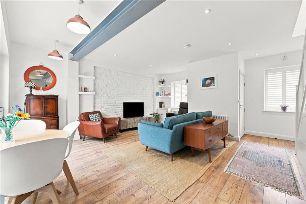 Tastefully designed Portobello two-bed townhouse, 635k 4 living room 3